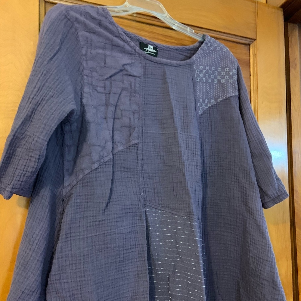 Zumi purple embroidered top with pockets S/M